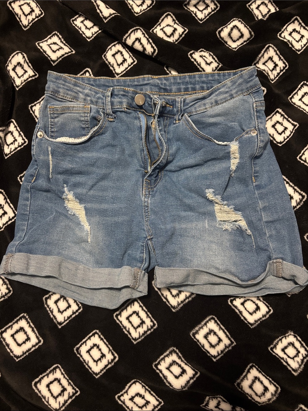 SHEIN Light Blue Distressed Roll-Cuff Denim Shorts